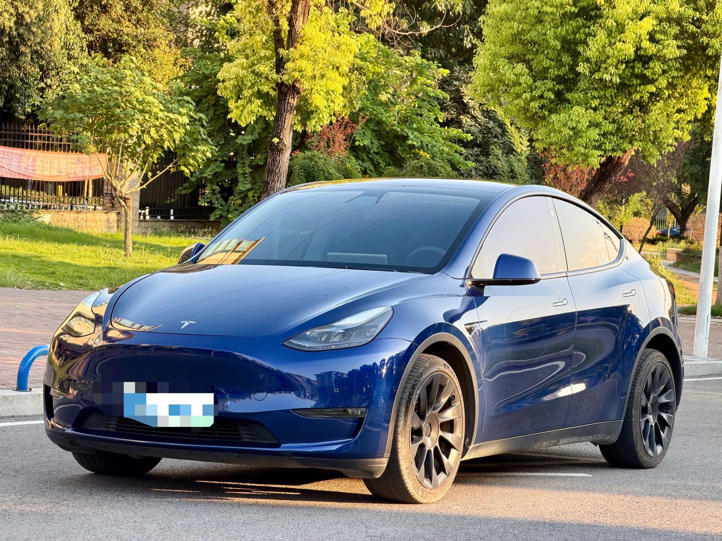 Tesla Model Y 2021 #2 Tesla Model Y 2021 car image #2