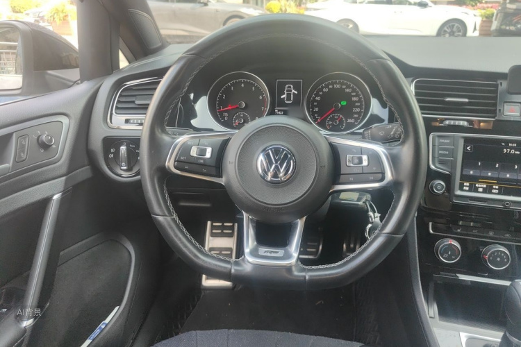 Volkswagen Golf 2017 car image #12