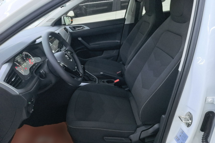 Volkswagen Polo 2021 car image #19