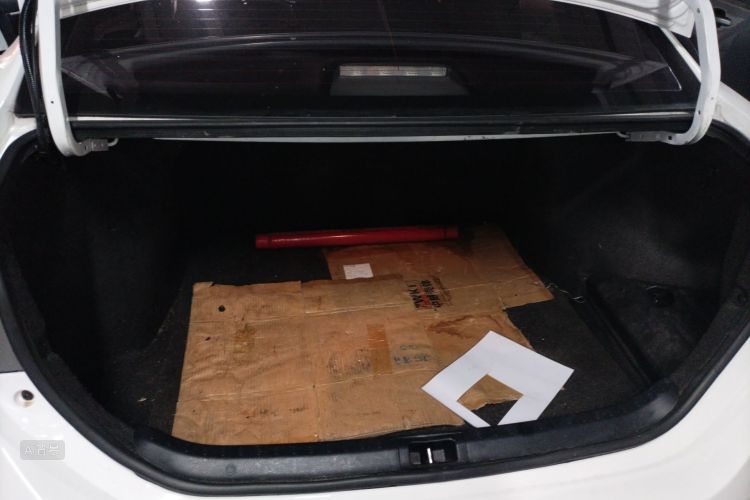 Toyota Corolla 2019 immagine di auto #21