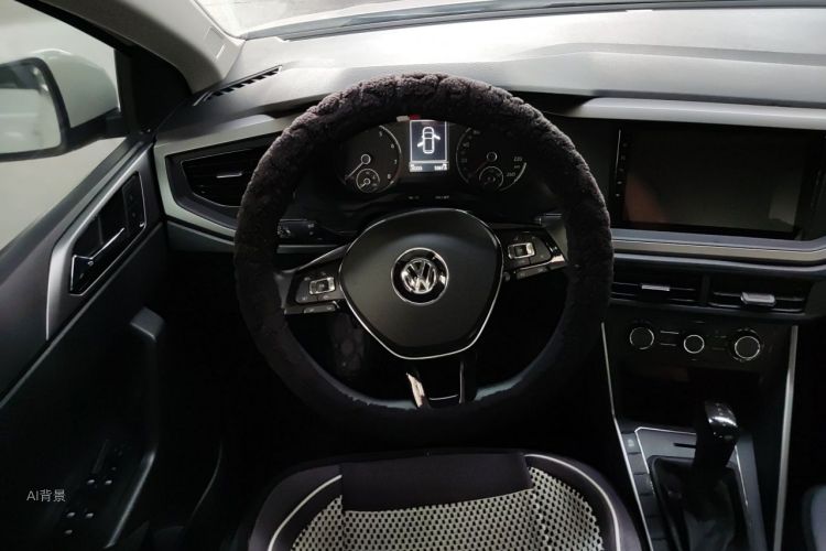 Volkswagen Polo 2020 car image #12