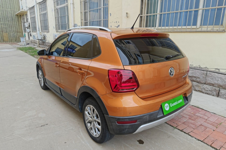 Volkswagen Polo 2016 car image #5