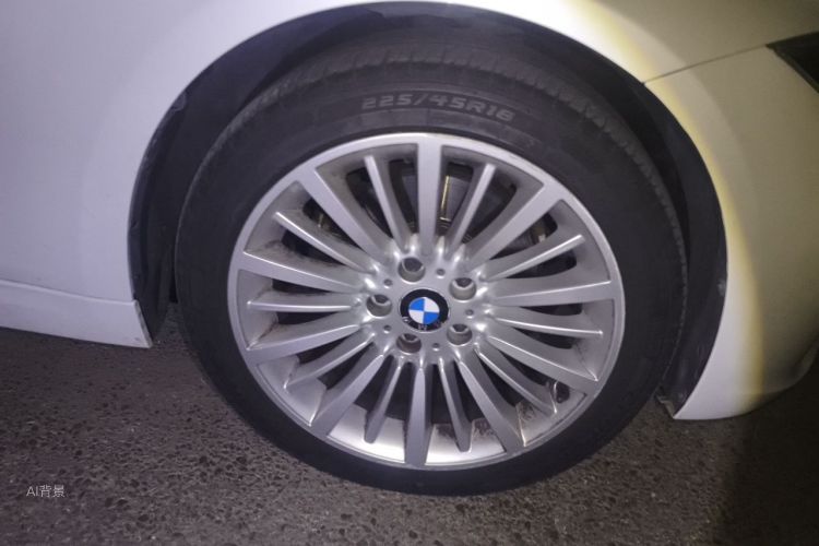BMW 3 Series 2018 immagine di auto #9