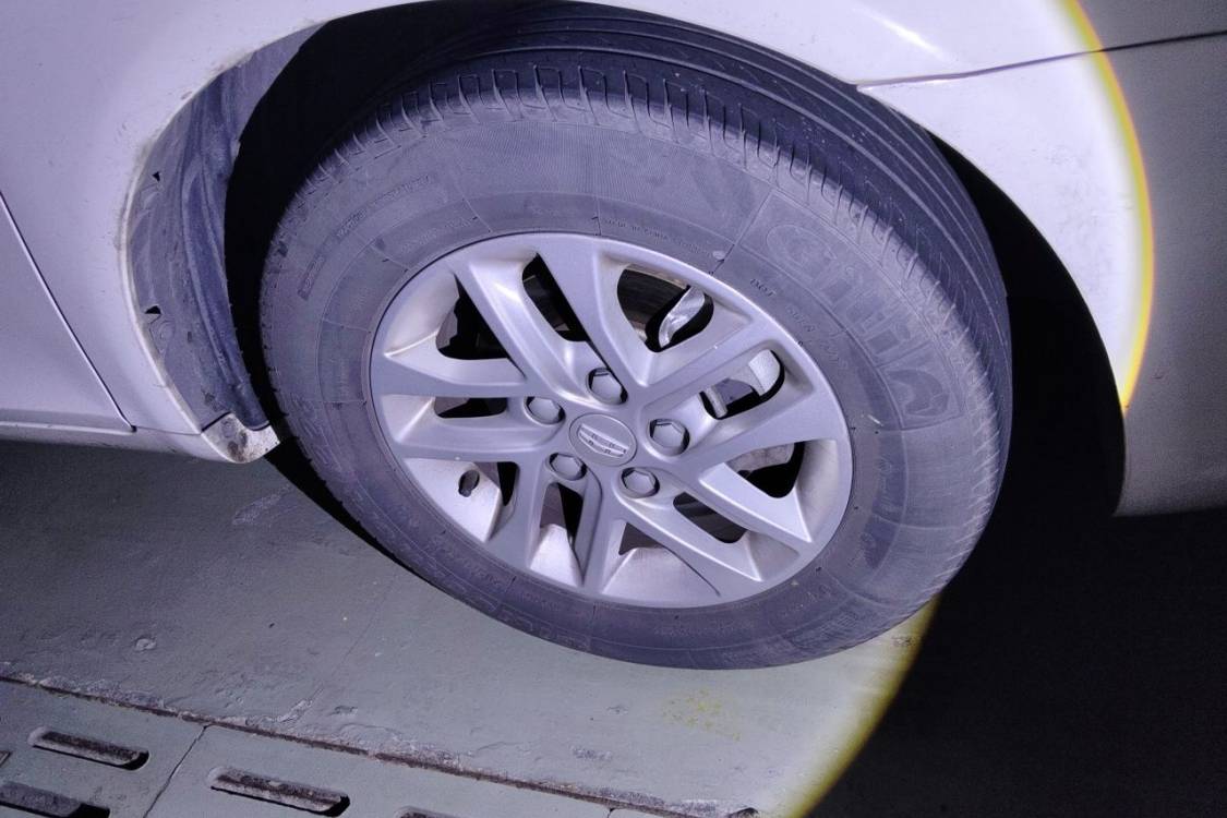 GEELY Emgrand 2017 car image #9