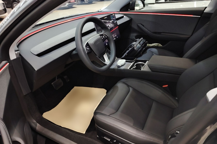 Tesla Model 3 2024 car image #15