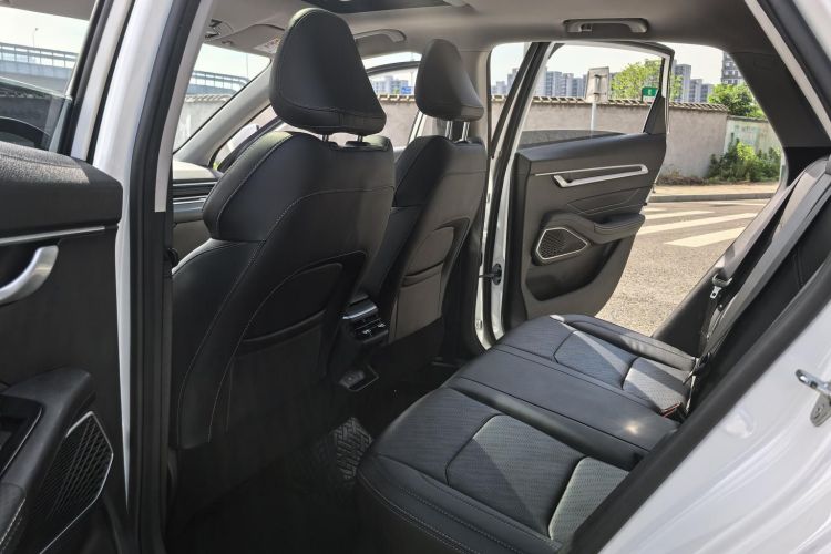 GEELY Emgrand 2023 car image #12