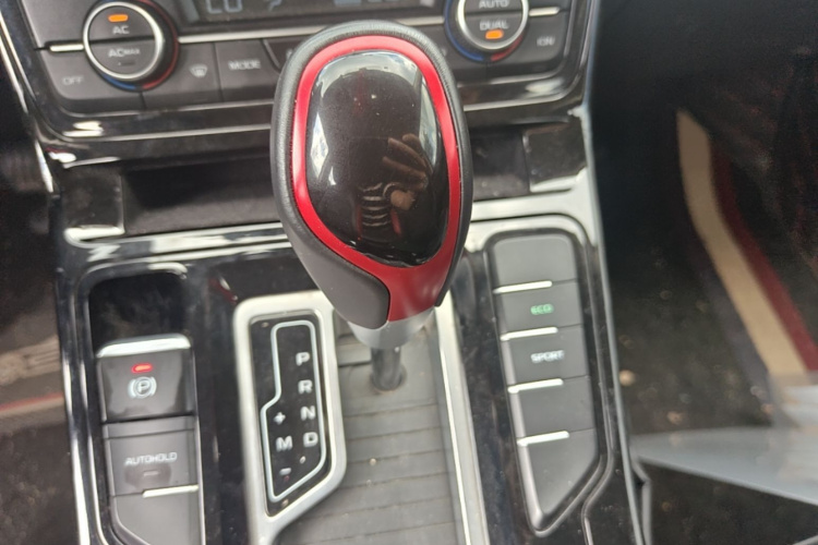 GEELY Emgrand GS 2021 صورة سيارة #18