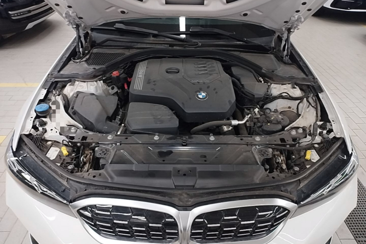 BMW 3 Series 2023 car image #20