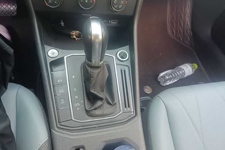Volkswagen Lavida 2023 car image #14