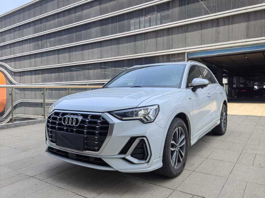 Audi Q3 2022 Audi Q3 2022 car image