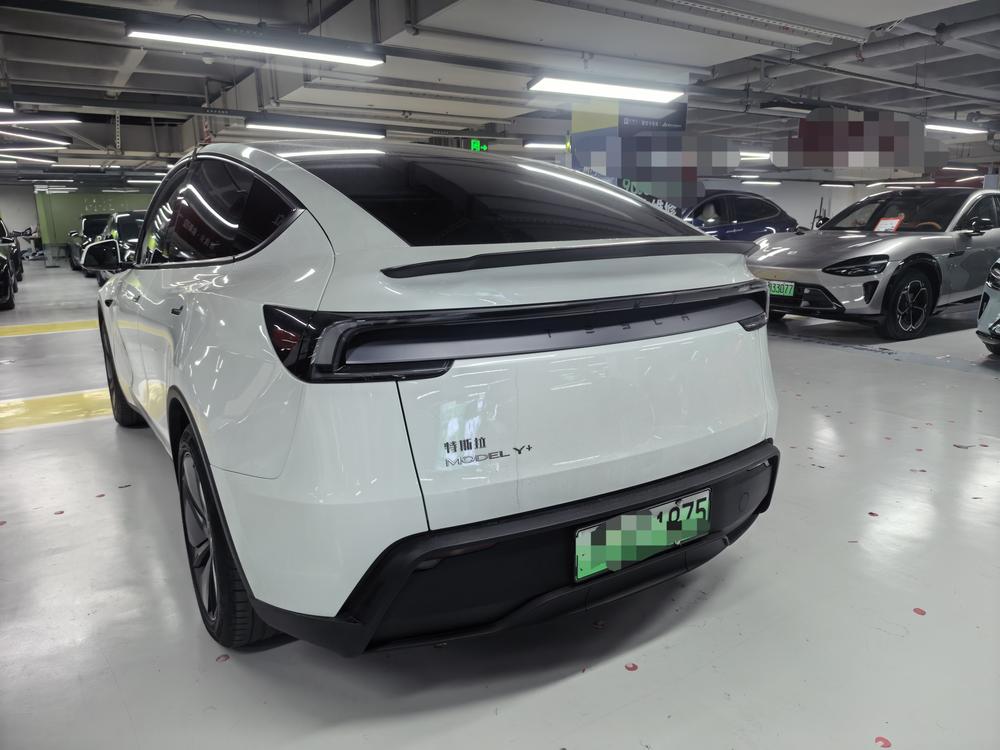 Tesla Model Y 2025 #4 Tesla Model Y 2025 изображение автомобиля #4