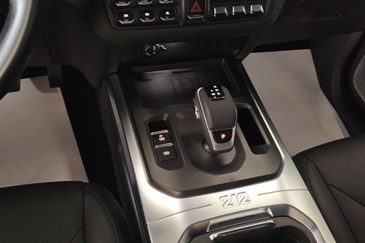 2025 car image #14