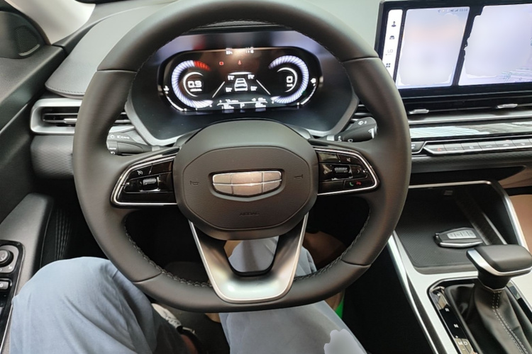 GEELY Emgrand 2024 car image #11