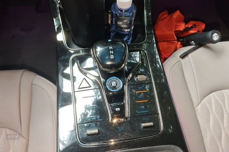 BYD Han 2025 car image #16