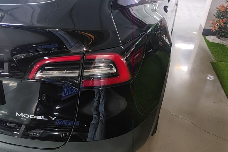 Tesla Model Y 2022 immagine di auto #8