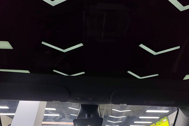 Tesla Model Y 2022 immagine di auto #18