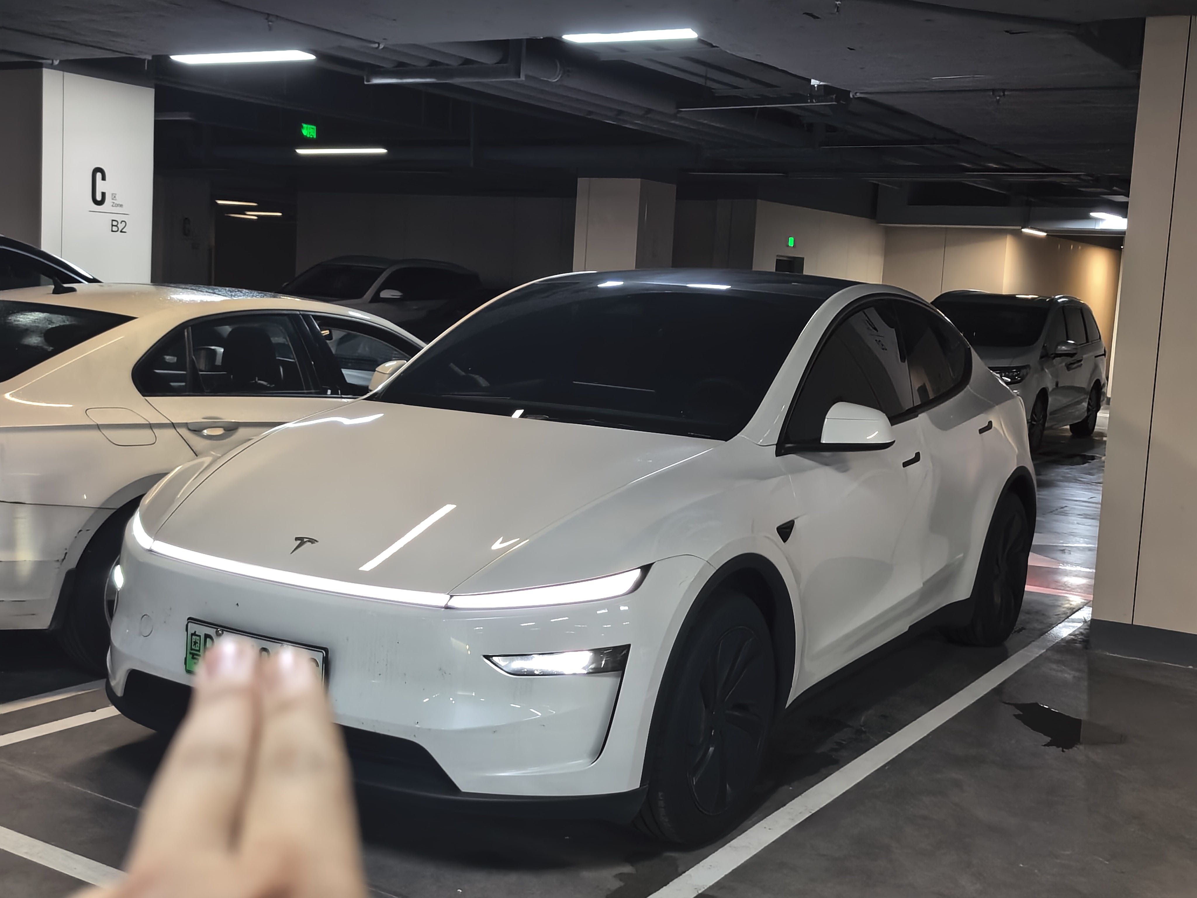 Tesla Model Y 2026 car image 