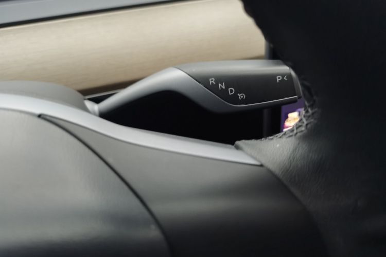 Tesla Model Y 2021 #14 Tesla Model Y 2021 car image #14
