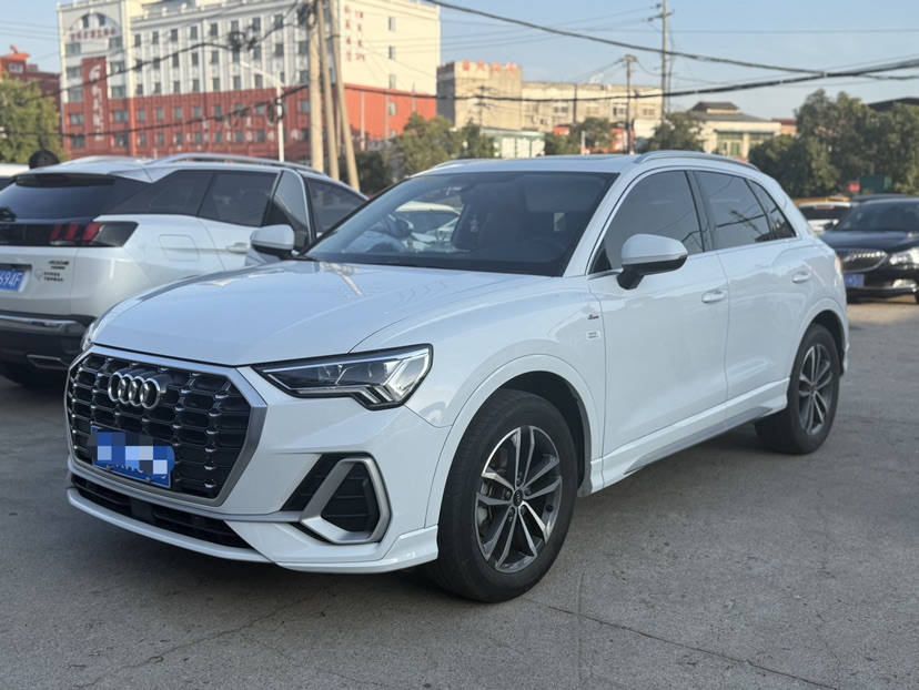 Audi Q3 2023 car image 