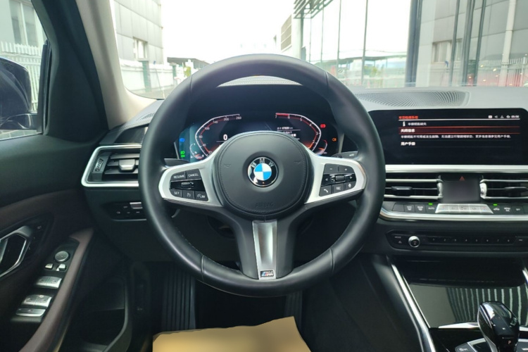BMW 3 Series 2020 car image #23