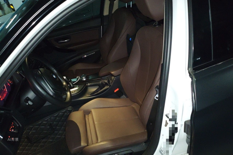 BMW 3 Series 2018 car image #17