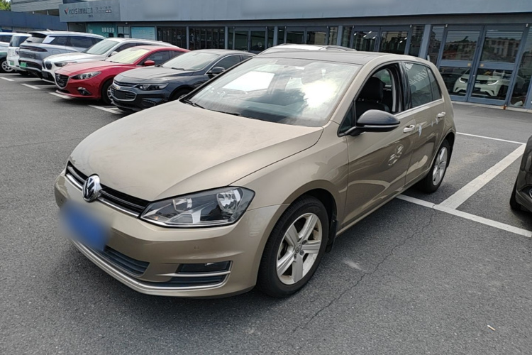 Volkswagen Golf 2017 car image #2