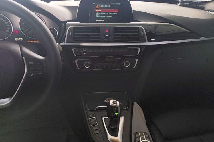BMW 3 Series GT 2018 car image #13