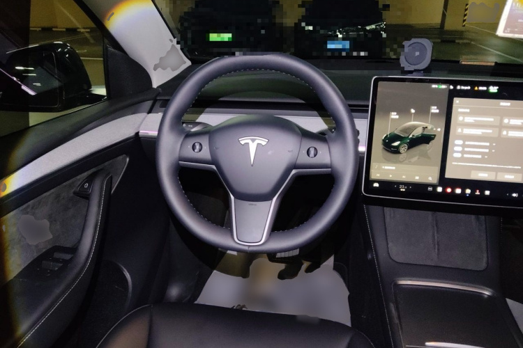 Tesla Model Y 2024 immagine di auto #11