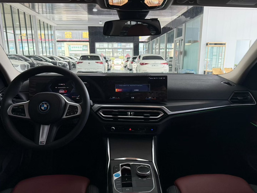 BMW i3 2025 car image #8