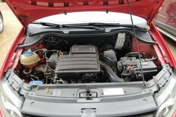 Volkswagen Polo 2015 car image #20