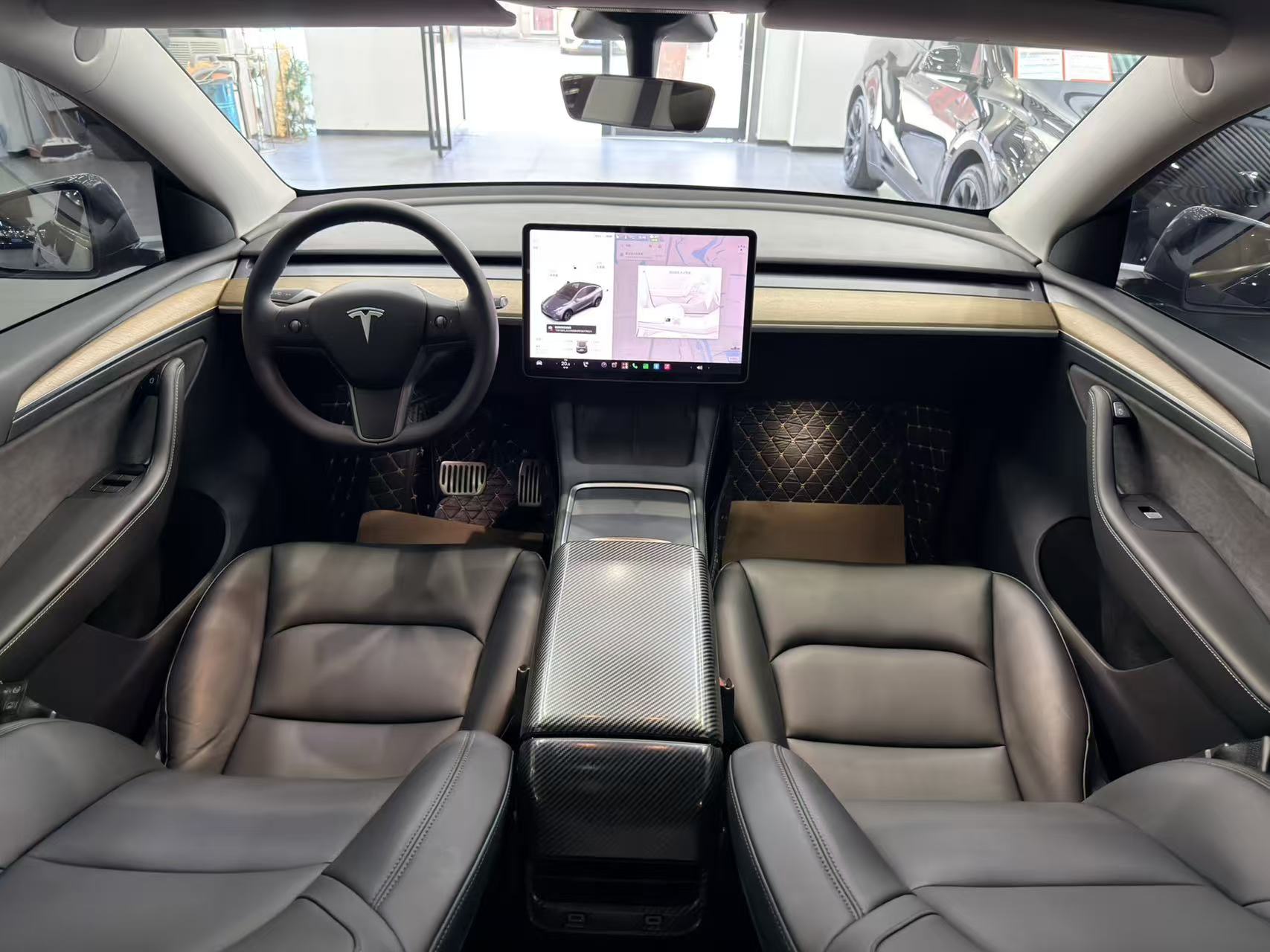 Tesla Model Y 2021 car image #9