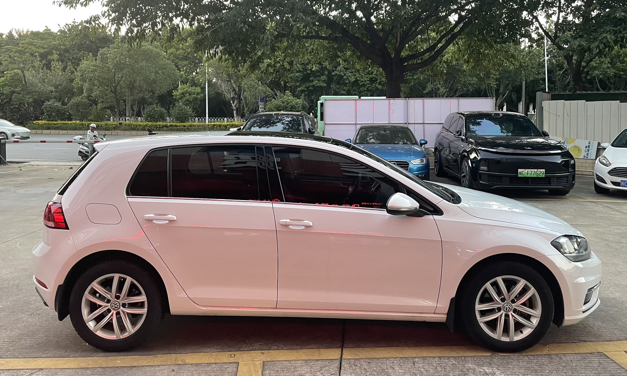 Volkswagen Golf 2019 imagen de coche #5
