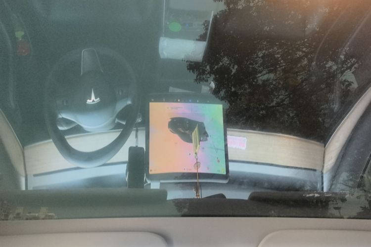 Tesla Model 3 2023 car image #20