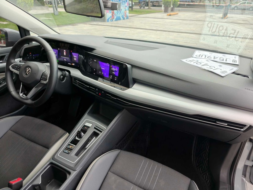 Volkswagen Golf 2021 car image #4