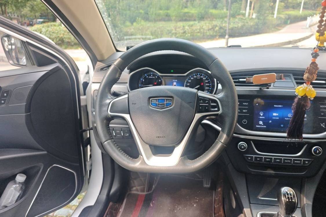 GEELY Emgrand 2017 #22 GEELY Emgrand 2017 car image #22