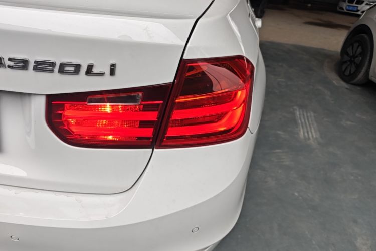 BMW 3 Series 2015 #8 BMW 3 Series 2015 car image #8