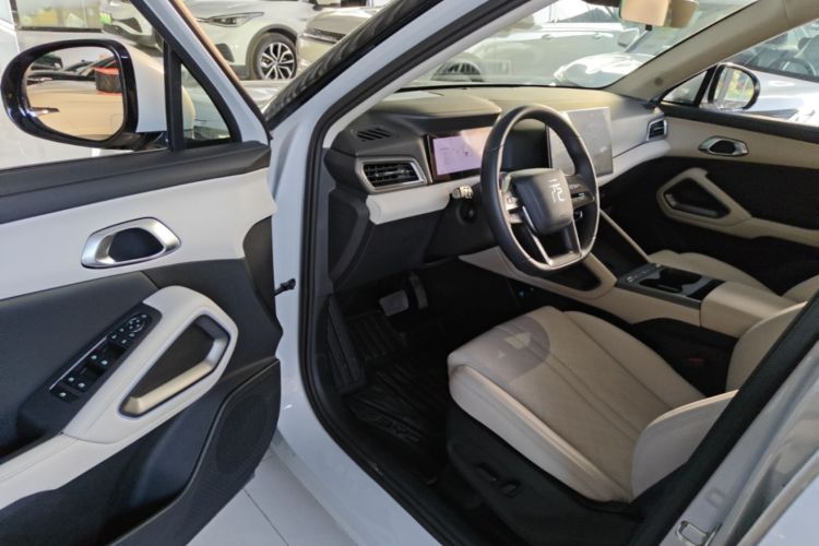 BYD YuanUP 2025 #11 BYD YuanUP 2025 car image #11