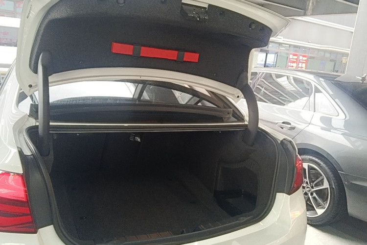 BMW 3 Series 2019 #19 BMW 3 Series 2019 car image #19