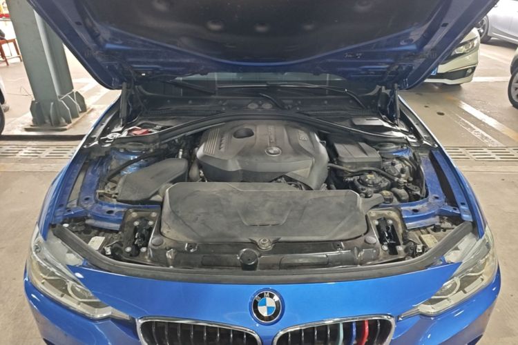 BMW 3 Series 2019 car image #22