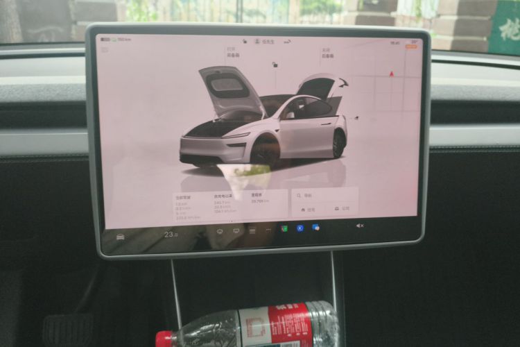 Tesla Model Y 2025 #13 Tesla Model Y 2025 car image #13