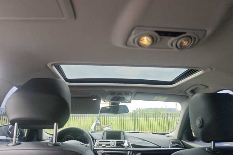BMW 3 Series 2017 car image #20