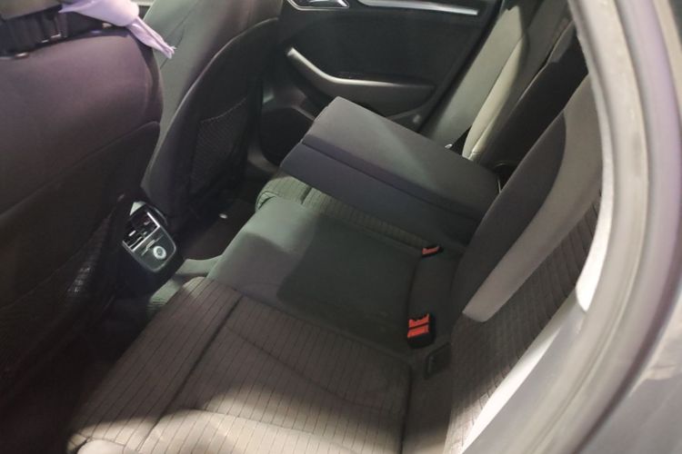 Audi A3 2018 immagine di auto #17