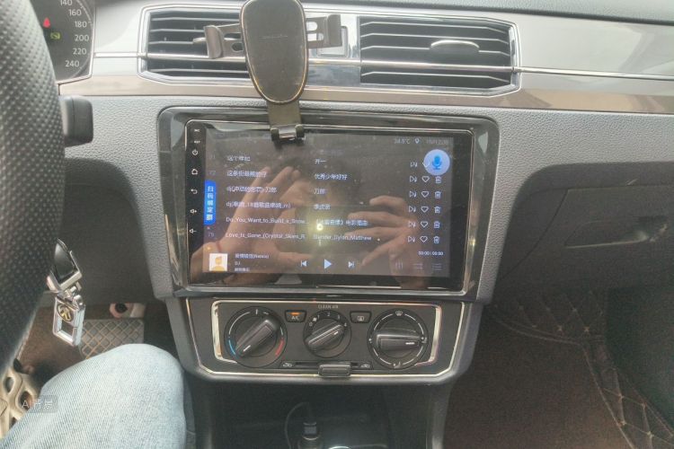 Volkswagen Santana 2019 #15 Volkswagen Santana 2019 car image #15