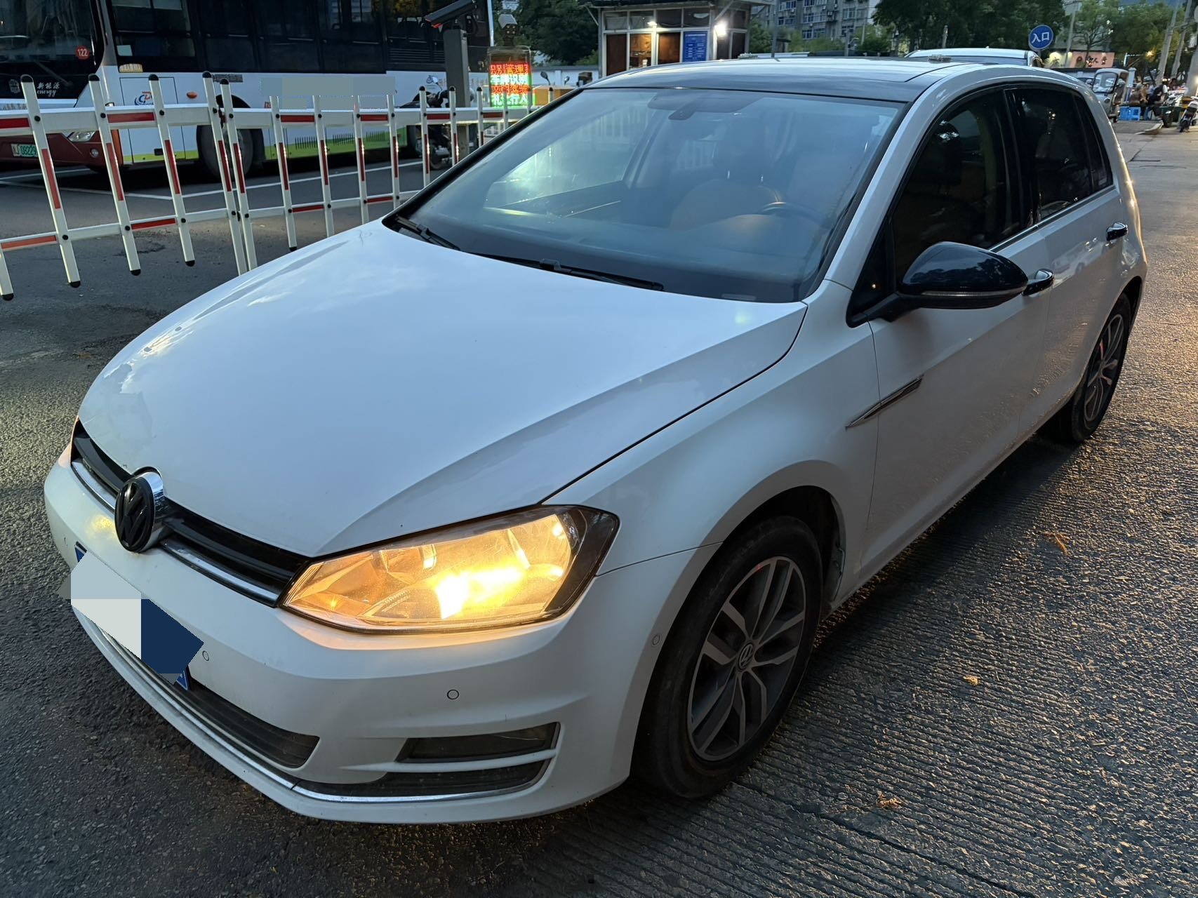 2017 immagine di auto 