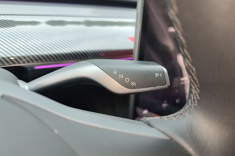 Tesla Model Y 2022 #14 Tesla Model Y 2022 car image #14
