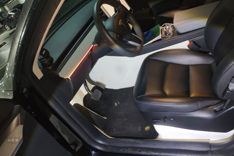 Tesla Model Y 2023 car image #17
