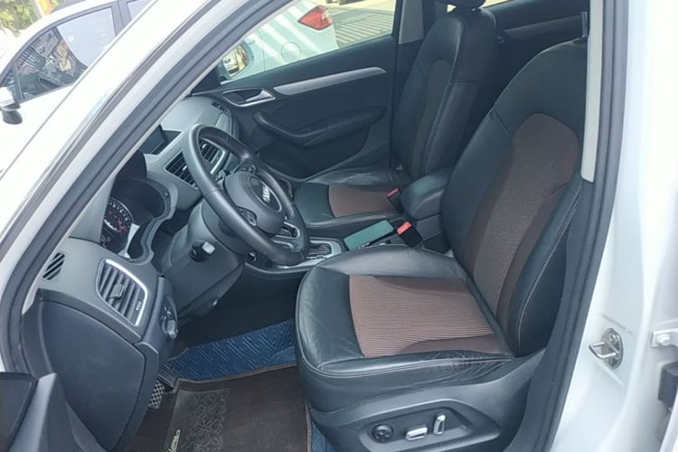 Audi Q3 2016 immagine di auto #15