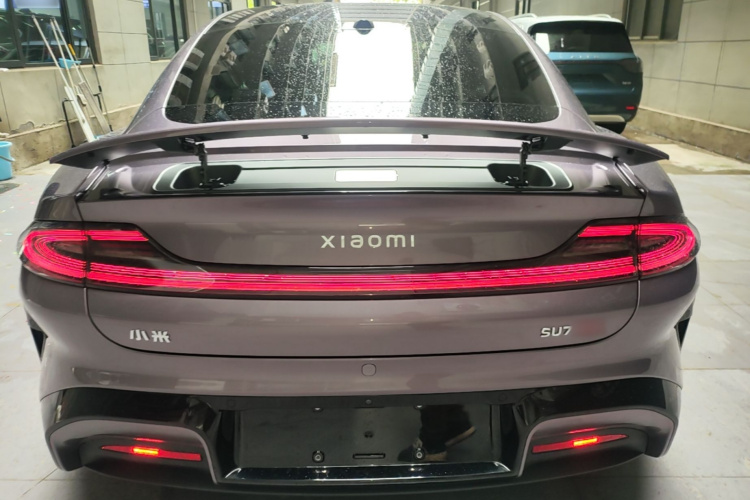MI SU7 2025 car image #4
