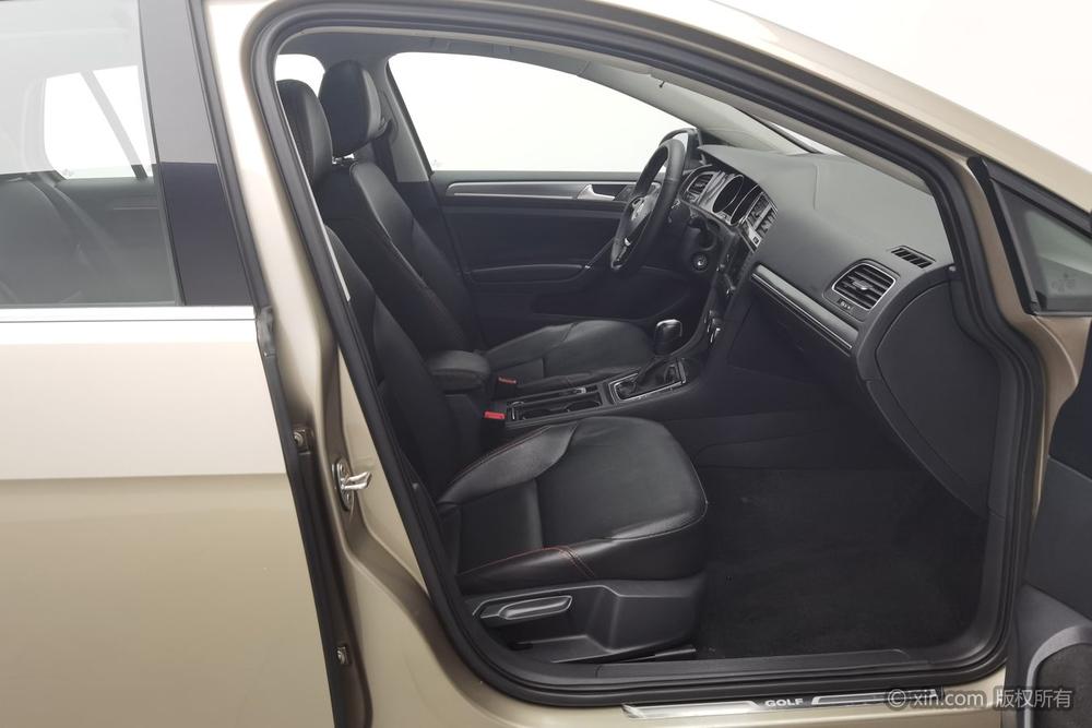 Volkswagen Golf 2017 car image #24