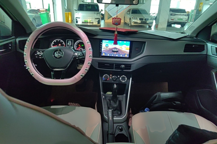 Volkswagen Polo 2020 car image #11